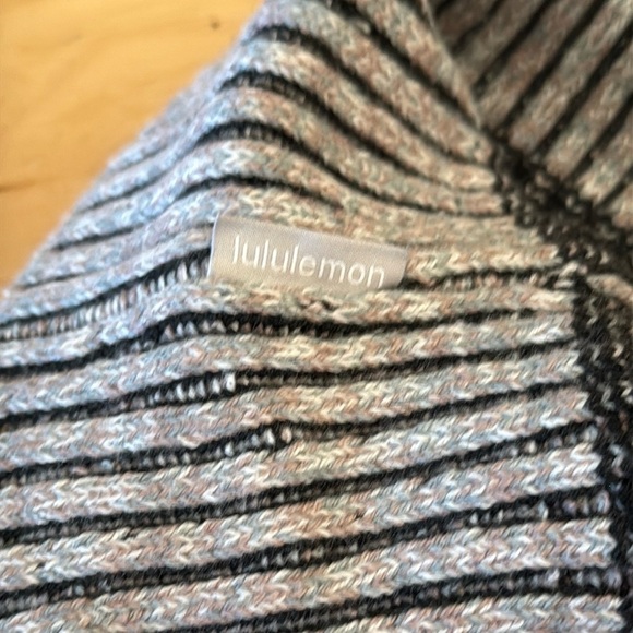 Lululemon Womens Textured Fleece-Lined Knit Beanie main image 5